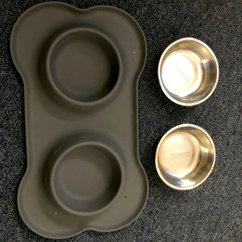Silicone cat/dog feeding tray